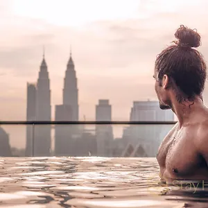 https://regalia-residence-the-sky-pool-apartment.kualalumpurs-hotels.com